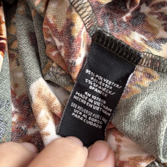 Madison Leigh Woman Size 20W Shift Dress Green Floral Long Sleeve Stretch Fall - Picture 8 of 8